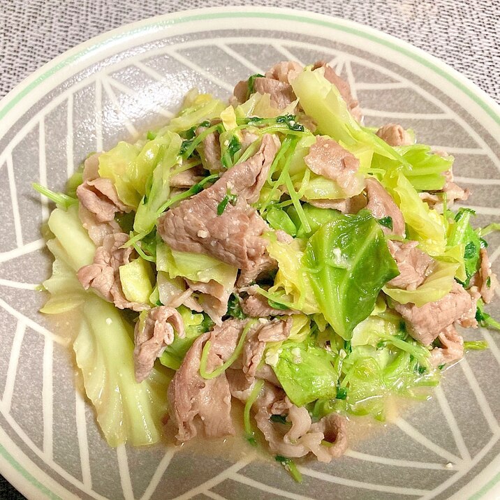 豚こま肉とキャベツと豆苗のみそ炒め